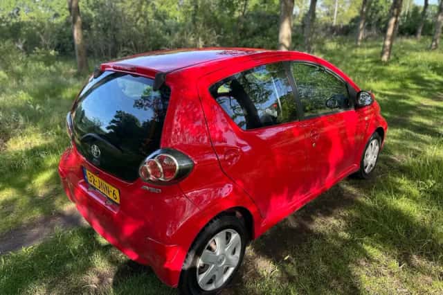 Toyota Aygo (2009) thumbnail 5