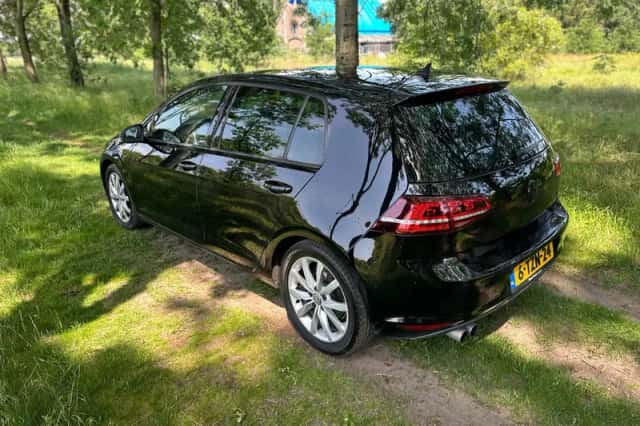 Volkswagen Golf (2014) thumbnail 3