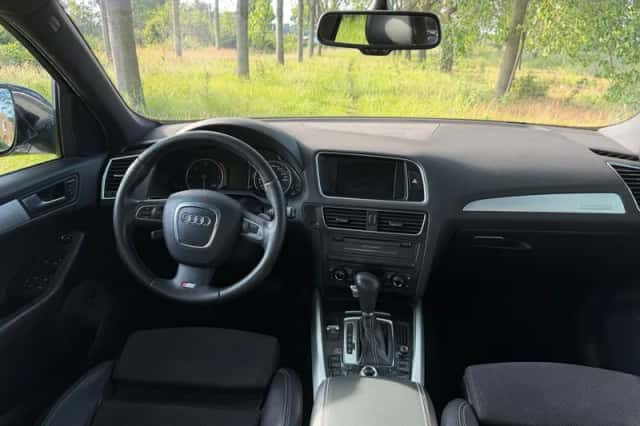 Audi Q5 (2010) thumbnail 3