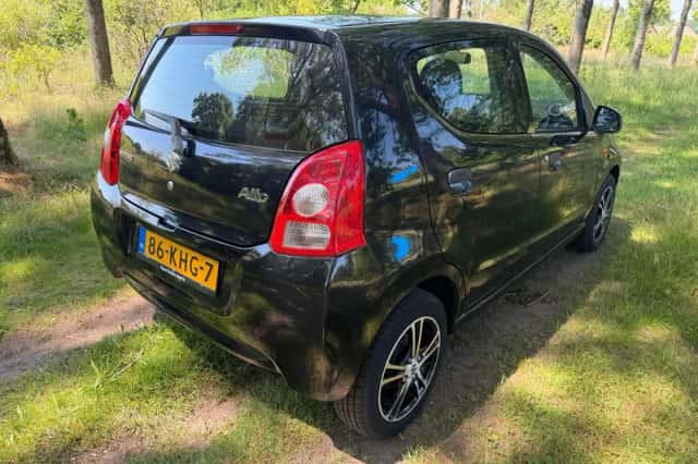 Suzuki Alto (2009) thumbnail 6