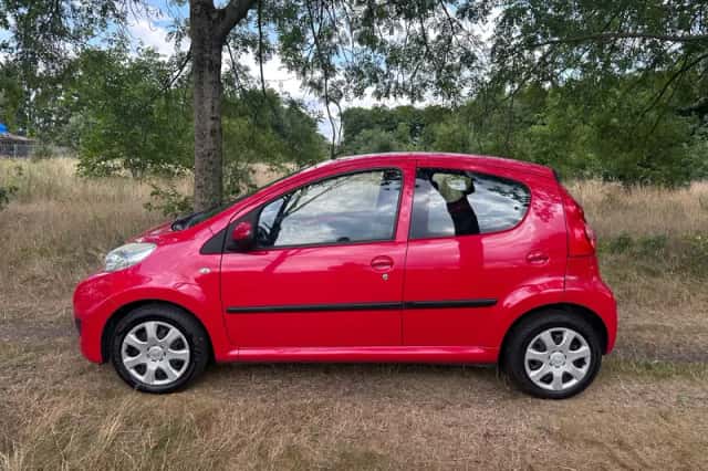 Peugeot 107 (2009) thumbnail 2