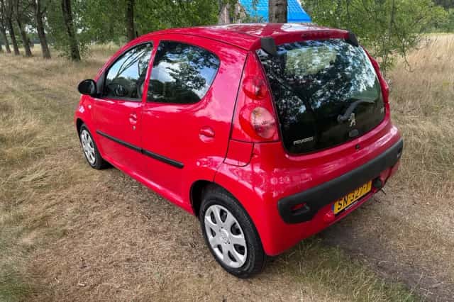 Peugeot 107 (2009) thumbnail 3