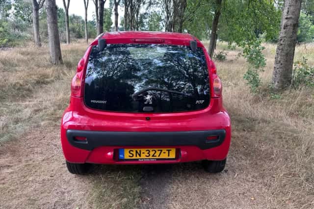Peugeot 107 (2009) thumbnail 4