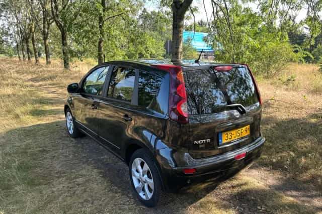 Nissan Note (2009) thumbnail 3