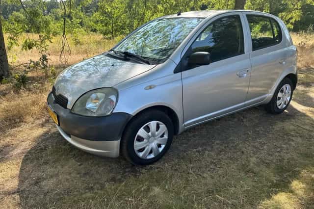 Toyota Yaris (2002) thumbnail 1
