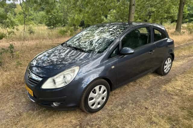 Opel Corsa (2008) thumbnail 1