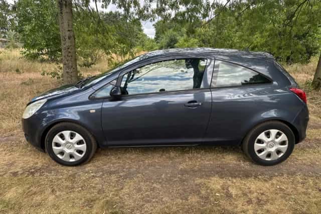 Opel Corsa (2008) thumbnail 2