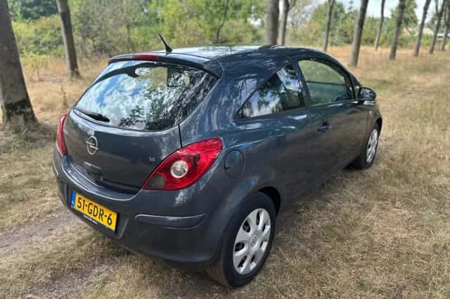 Opel Corsa (2008) thumbnail 5