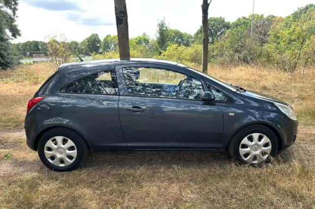 Opel Corsa (2008) thumbnail 6