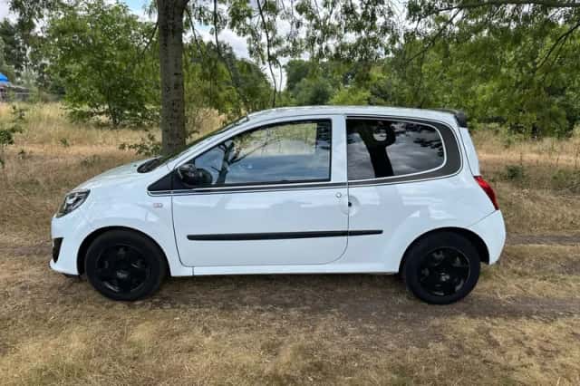 Renault Twingo (2011) thumbnail 2