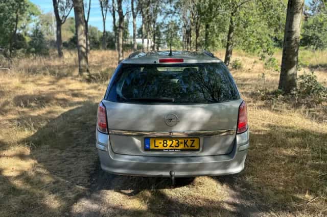Opel Astra (2008) thumbnail 4