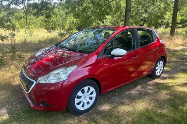 Peugeot 208 (2015) thumbnail 1