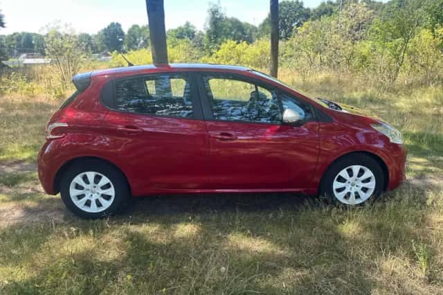Peugeot 208 (2015) thumbnail 6