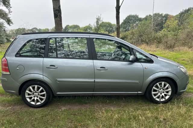 Opel Zafira (2007) thumbnail 6