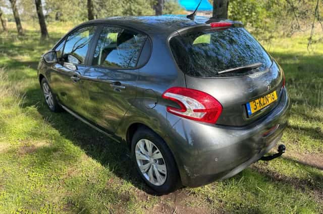 Peugeot 208 (2013) thumbnail 3