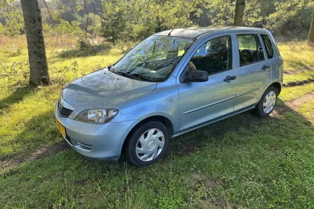 Mazda 2 (2005) thumbnail 1