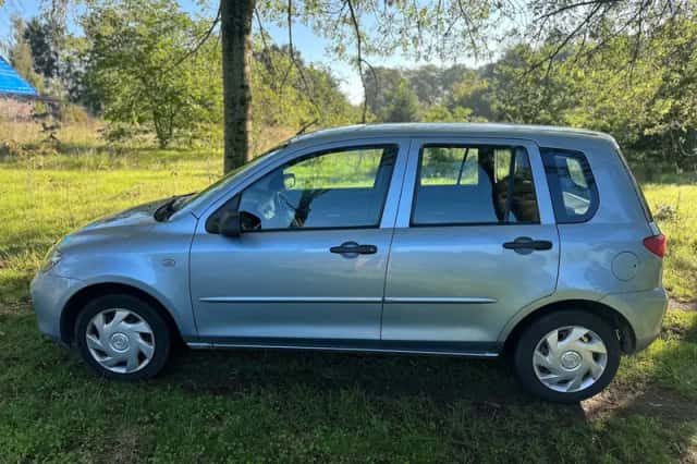 Mazda 2 (2005) thumbnail 2