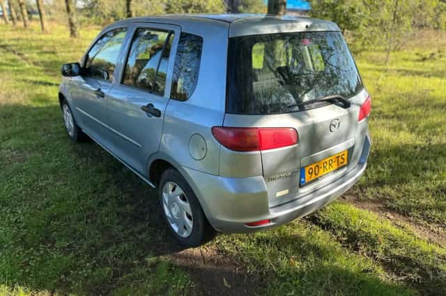 Mazda 2 (2005) thumbnail 3