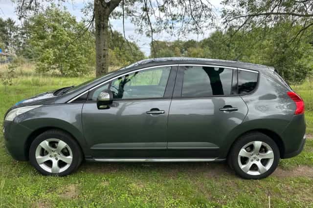 Peugeot 3008 (2013) thumbnail 2