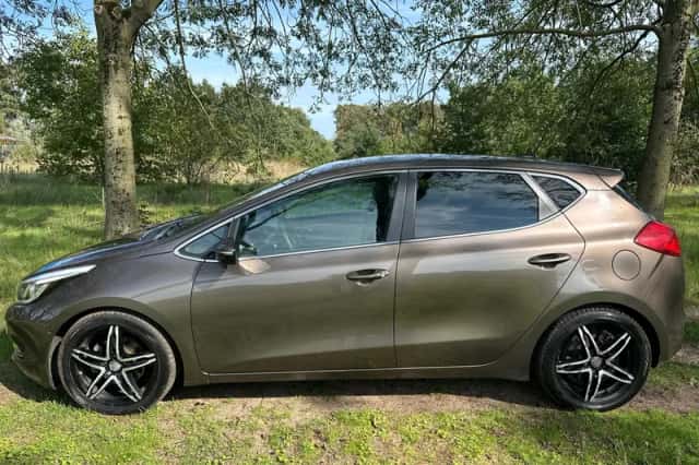Kia Ceed (2012) thumbnail 2