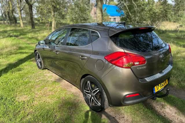 Kia Ceed (2012) thumbnail 3