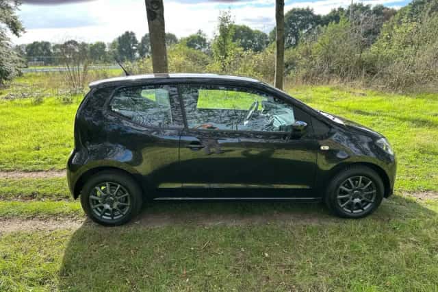 Volkswagen Up! (2013) thumbnail 6