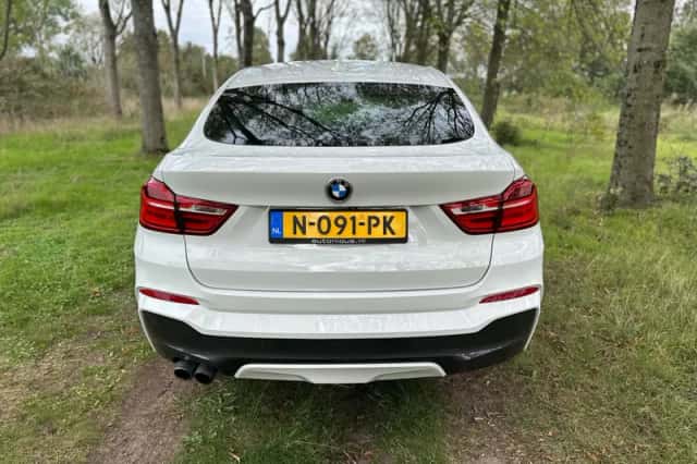BMW X4 (2017) thumbnail 4