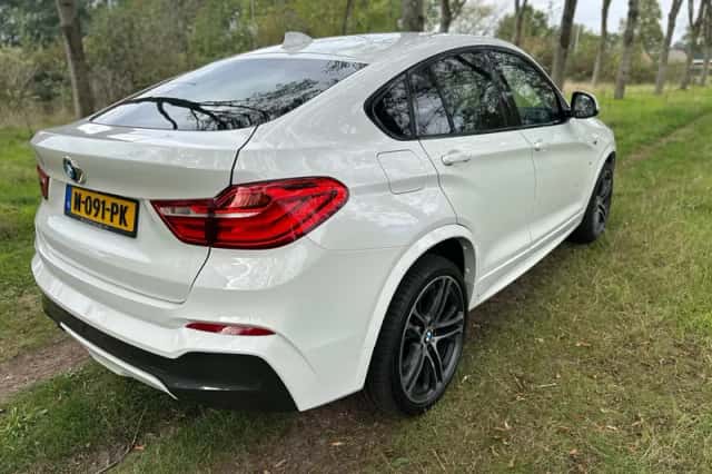 BMW X4 (2017) thumbnail 5