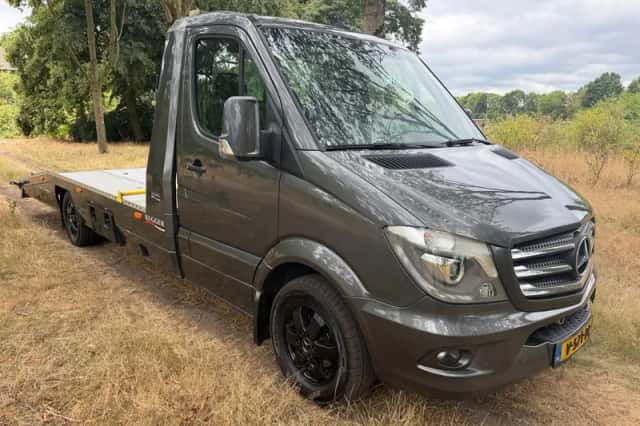 Mercedes-Benz Sprinter (2018) thumbnail 2