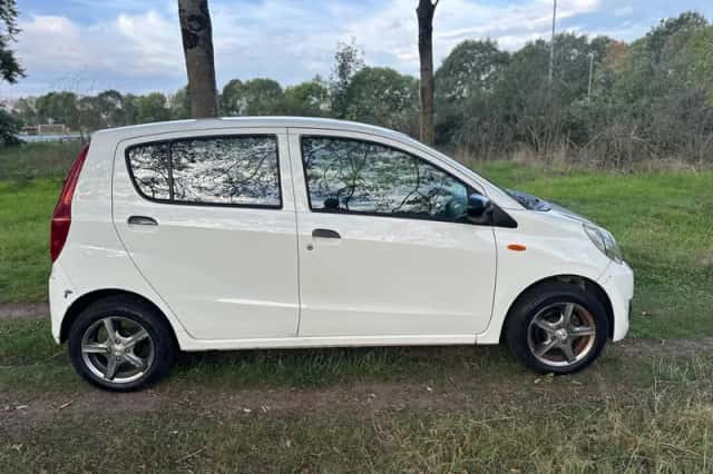 Daihatsu Cuore (2008) thumbnail 6