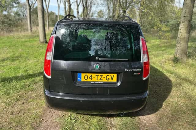 Škoda Roomster (2007) thumbnail 4