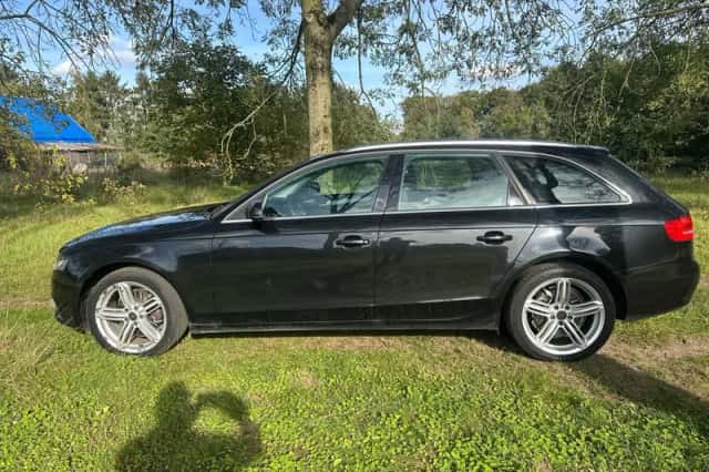 Audi A4 (2009) thumbnail 2