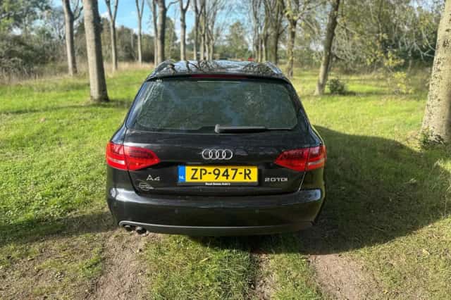 Audi A4 (2009) thumbnail 4