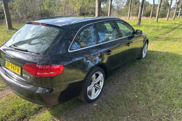 Audi A4 (2009) thumbnail 5