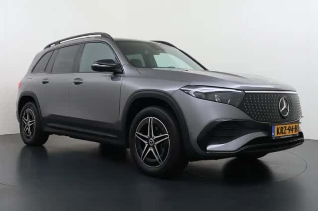 Mercedes-Benz EQB (2025) thumbnail 3