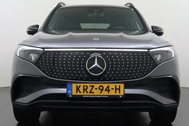 Mercedes-Benz EQB (2025) thumbnail 4