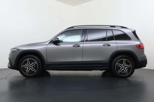 Mercedes-Benz EQB (2025) thumbnail 5
