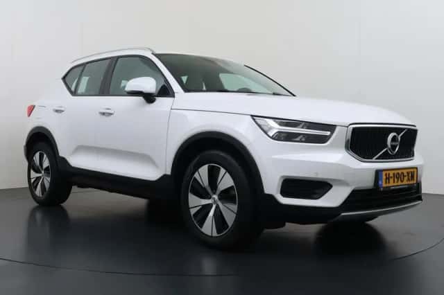Volvo XC40 (2020) thumbnail 3