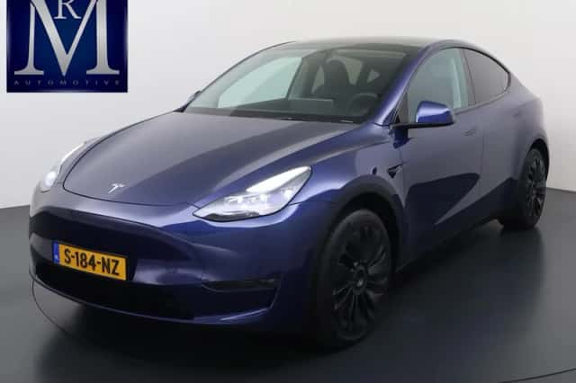 Tesla Model Y (2023) thumbnail 1