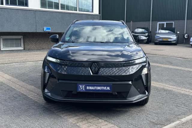 Renault Scenic E-Tech (2025) thumbnail 2