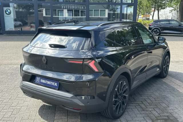 Renault Scenic E-Tech (2025) thumbnail 4