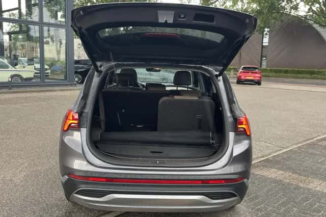 Hyundai Santa Fe (2022) thumbnail 6
