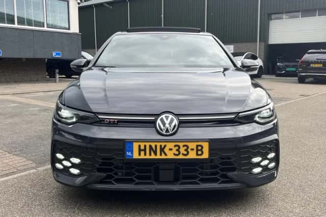 Volkswagen Golf (2024) thumbnail 4