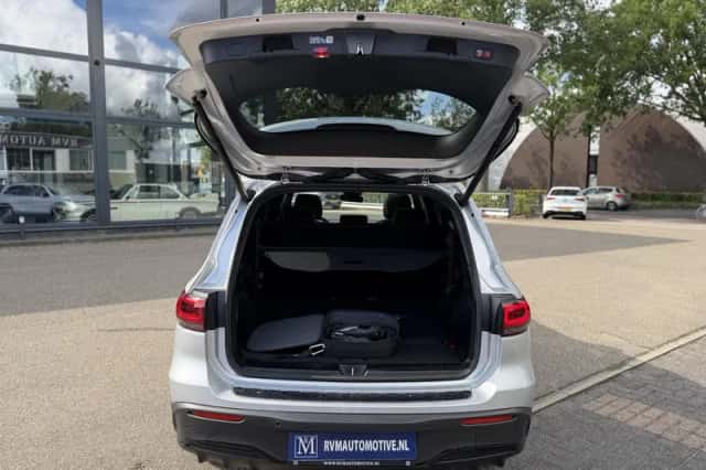 Mercedes-Benz EQB (2023) thumbnail 5