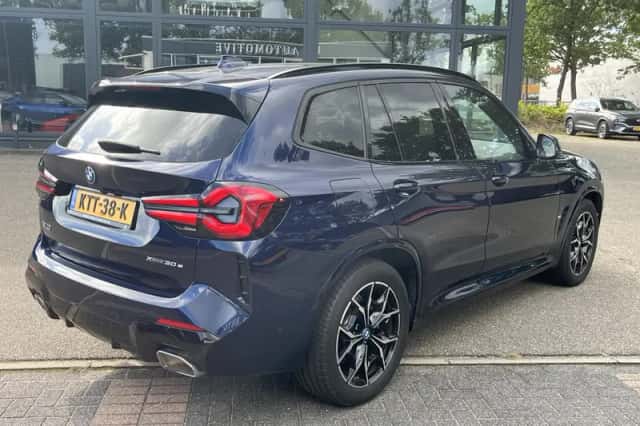 BMW X3 (2024) thumbnail 4