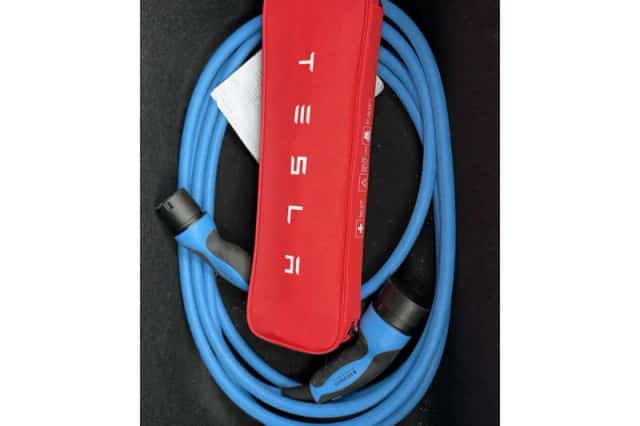 Tesla Model Y (2023) thumbnail 5