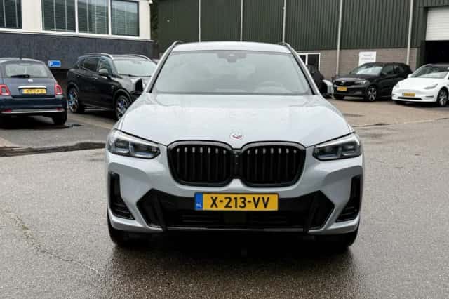 BMW X3 (2023) thumbnail 2