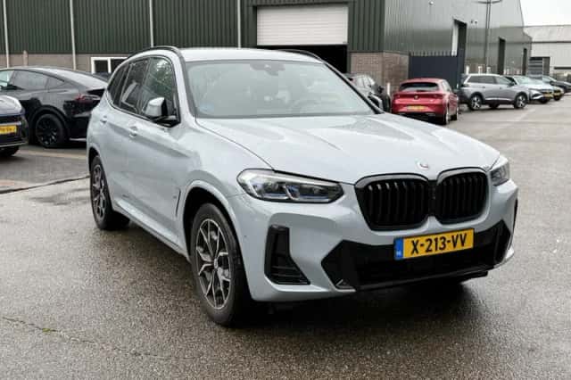 BMW X3 (2023) thumbnail 3