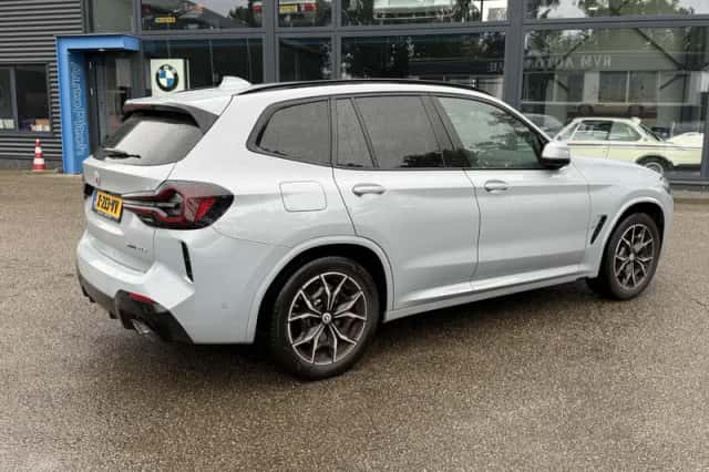 BMW X3 (2023) thumbnail 5