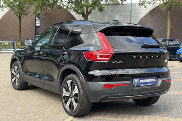 Volvo XC40 (2023) thumbnail 5